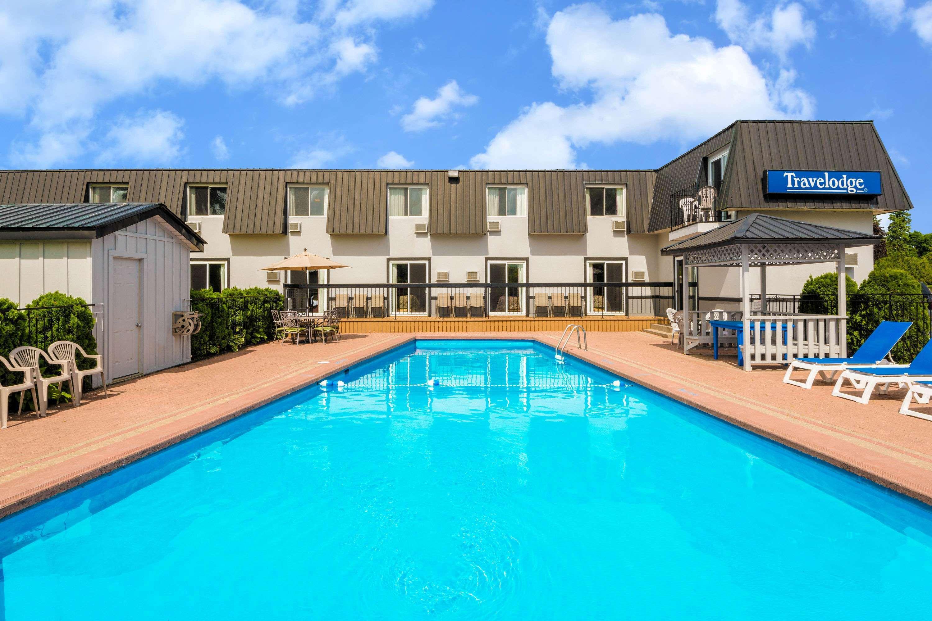 Travelodge By Wyndham Gananoque Exterior foto