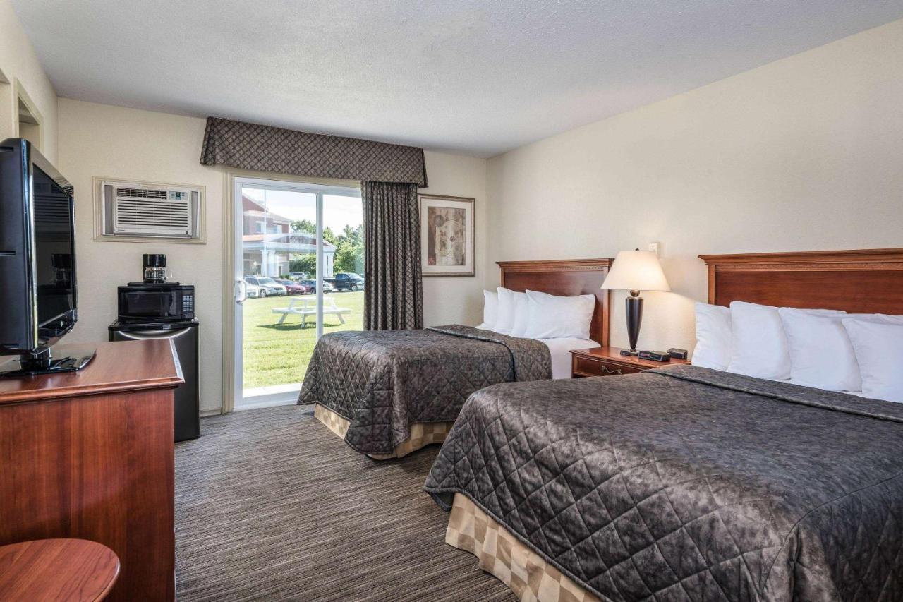Travelodge By Wyndham Gananoque Exterior foto