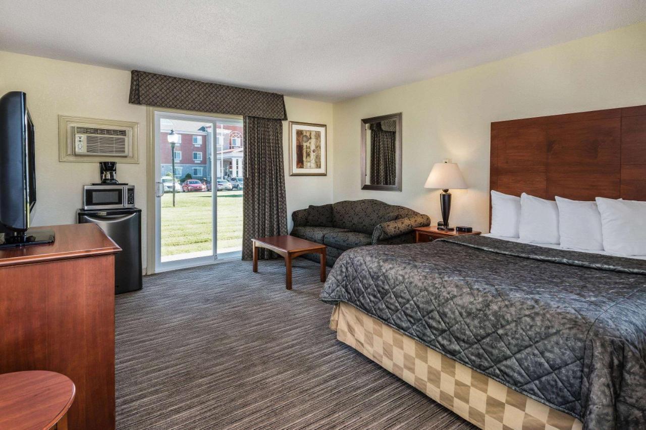 Travelodge By Wyndham Gananoque Exterior foto